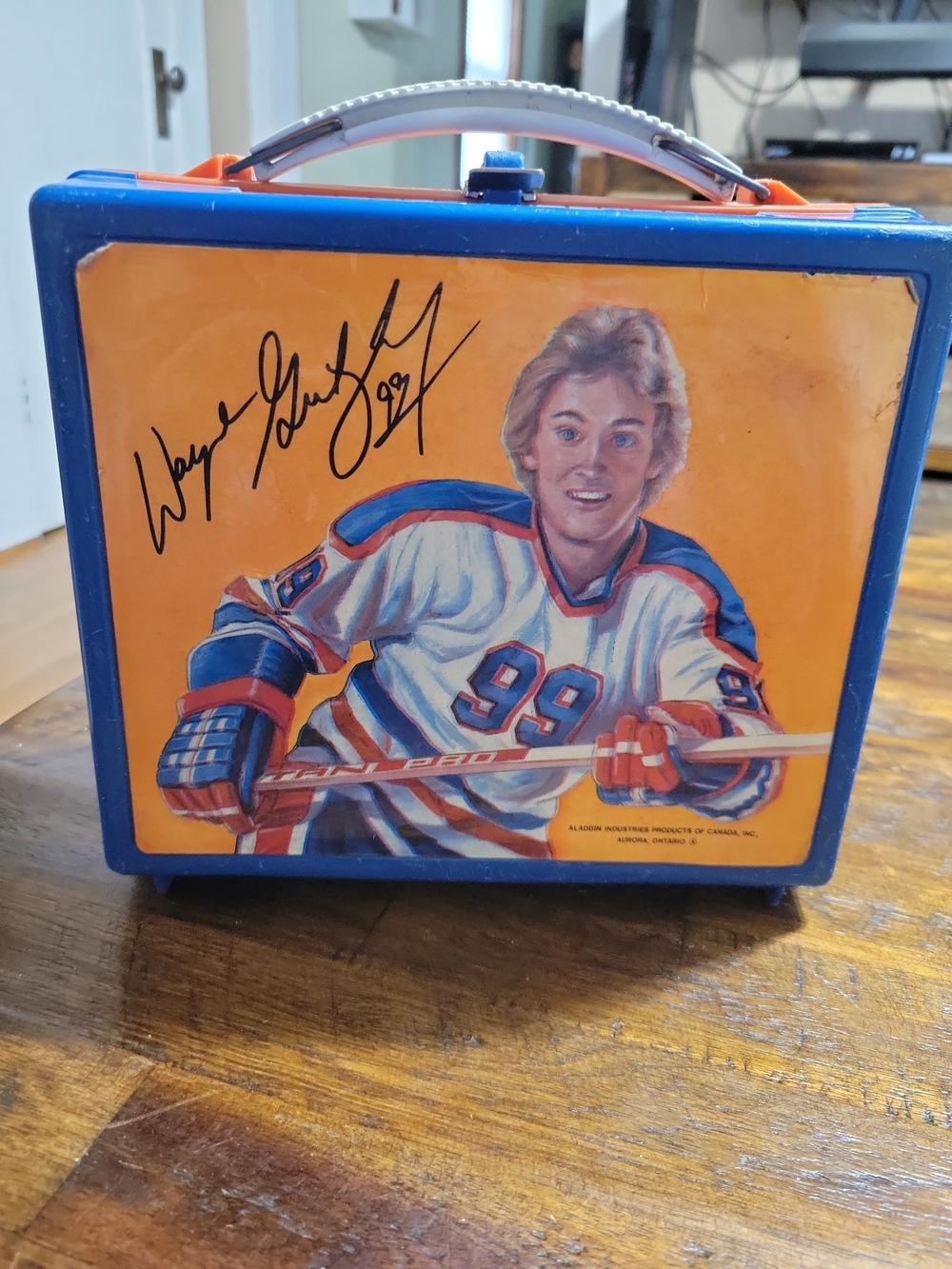 1980s WAYNE GRETZKY HOCKEY lunch box NO thermos USED SEE PICS.